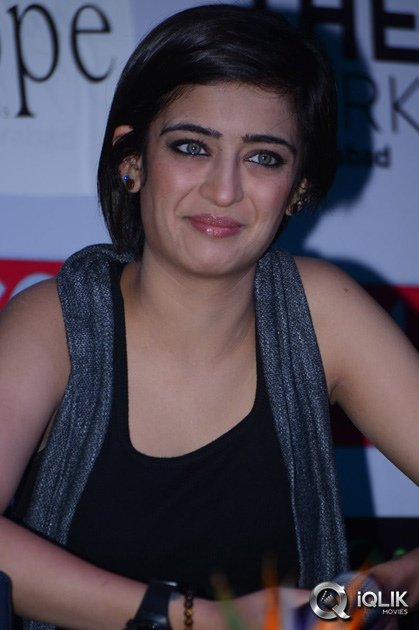 Akshara-Haasan-at-Shamitabh-Movie-Press-Meet